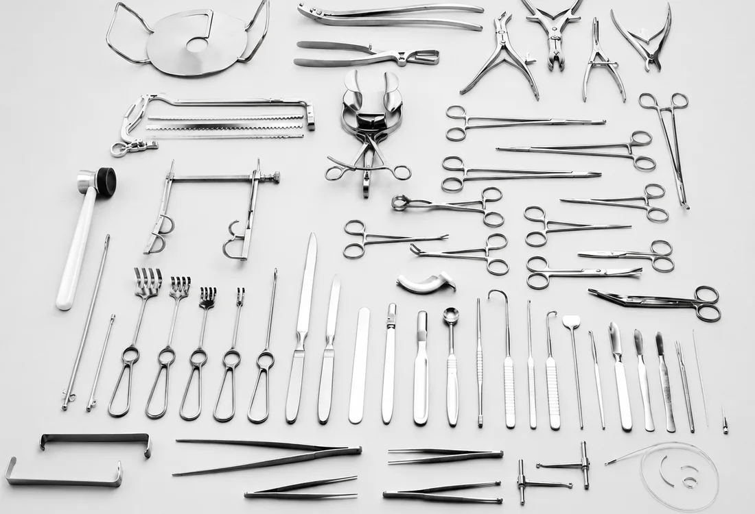 Deomed surgical instrument range